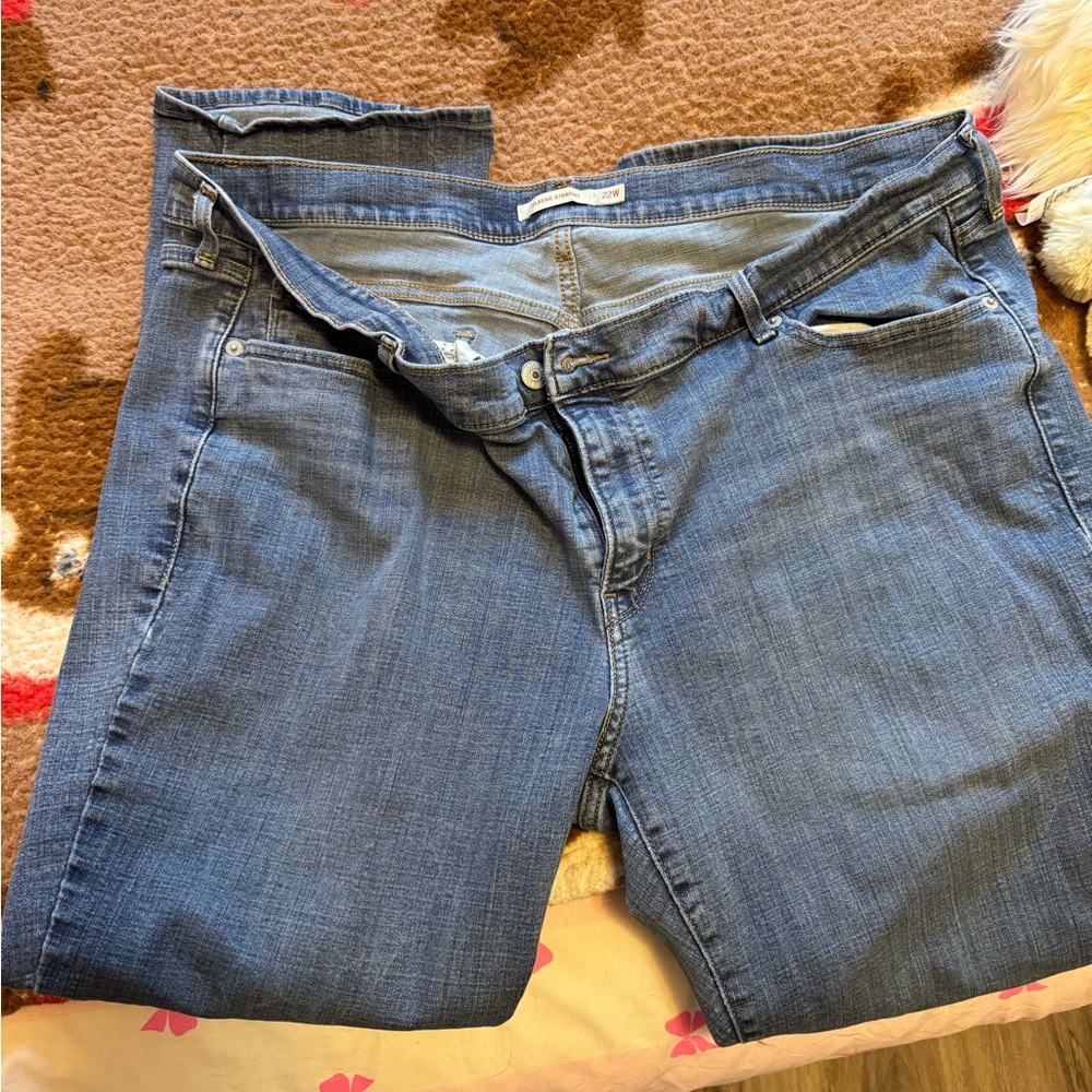 Levi’s classic straight jeans - lots of wear left, too big for me